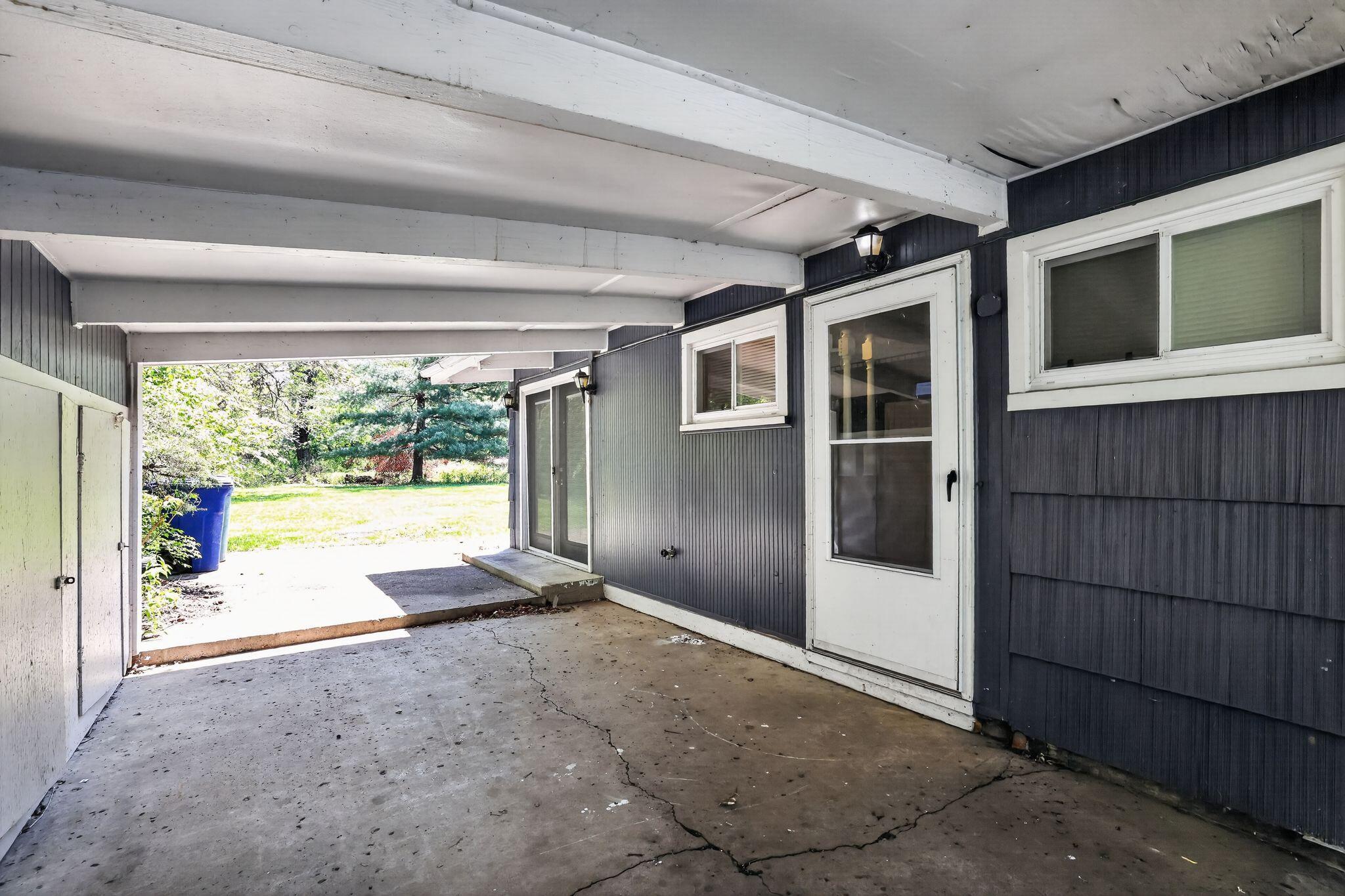 994 Sunbury Road Columbus, OH 43219 - Photo 34 of 40 03_994_Sunbury_Rd_Columbus_OH_43219-Exte