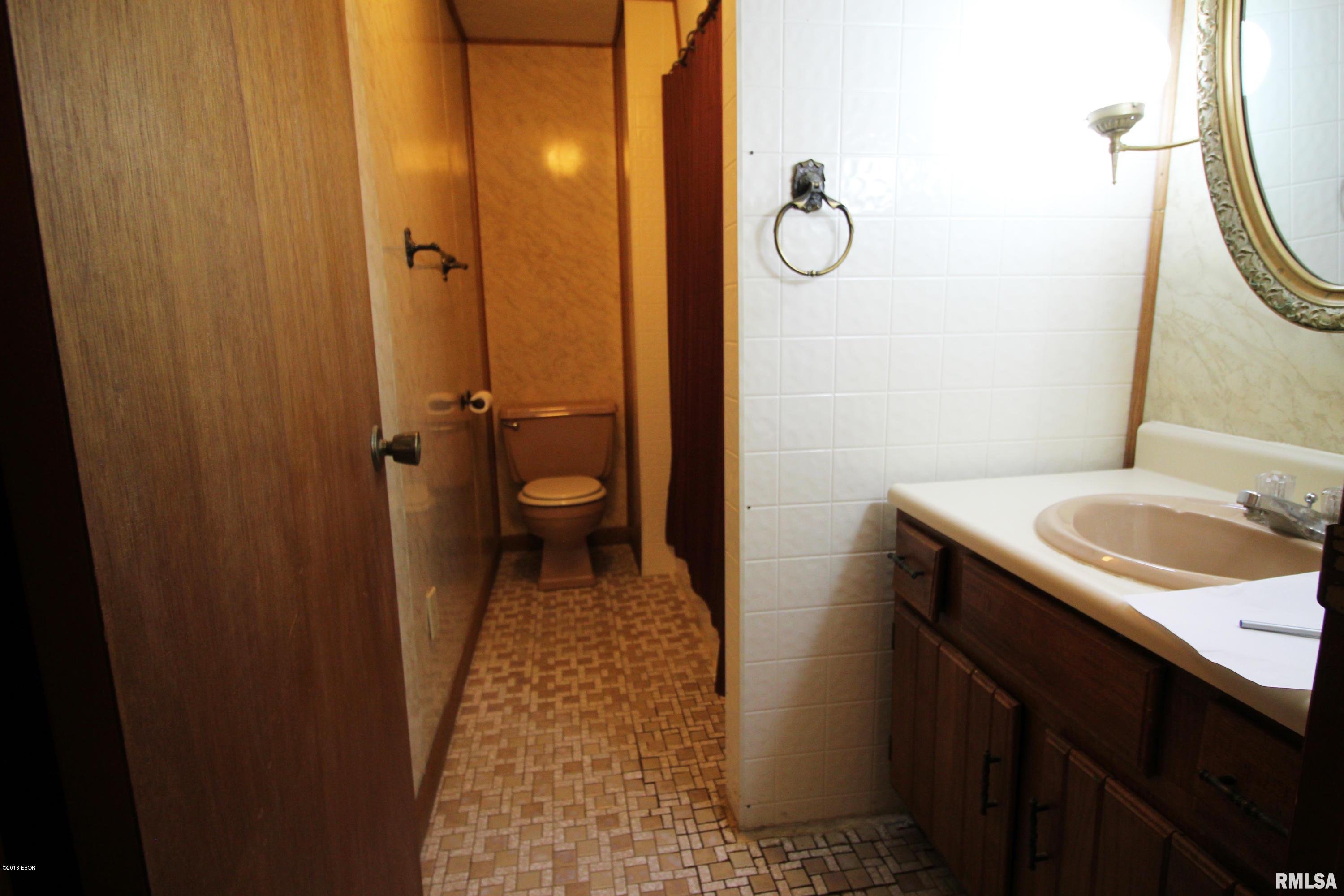 11708 Lincoln Road Sesser, IL 62884 - Photo 17 of 27