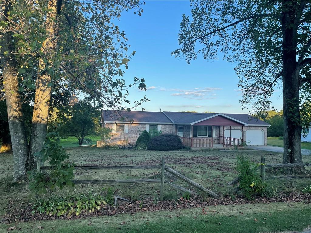 33 Hogue Road West Middlesex, PA 16159 - Photo 4 of 29 a view of a house with a yard