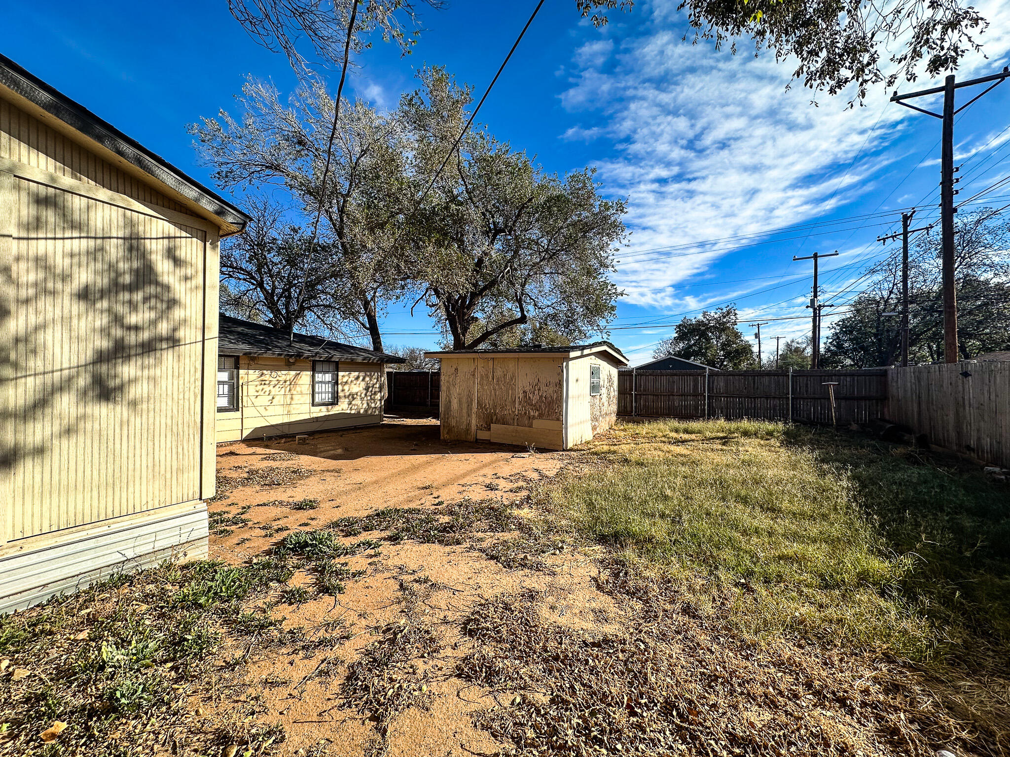 2101 48th Street Lubbock, TX 79412 - Photo 36 of 36 a backyard of a house