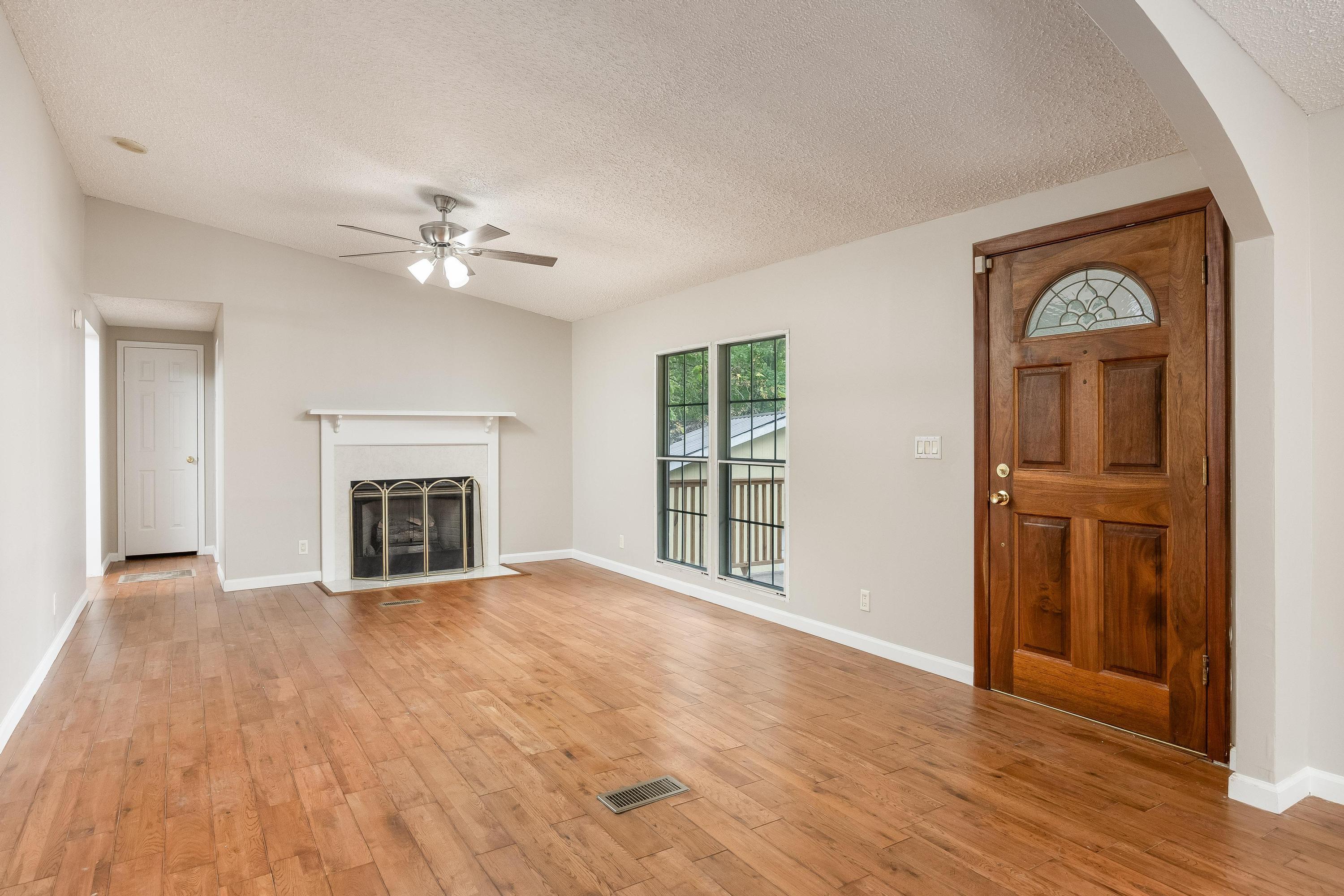339 Oak Tree Road Ringgold, GA 30736 - Photo 3 of 31 Living Room