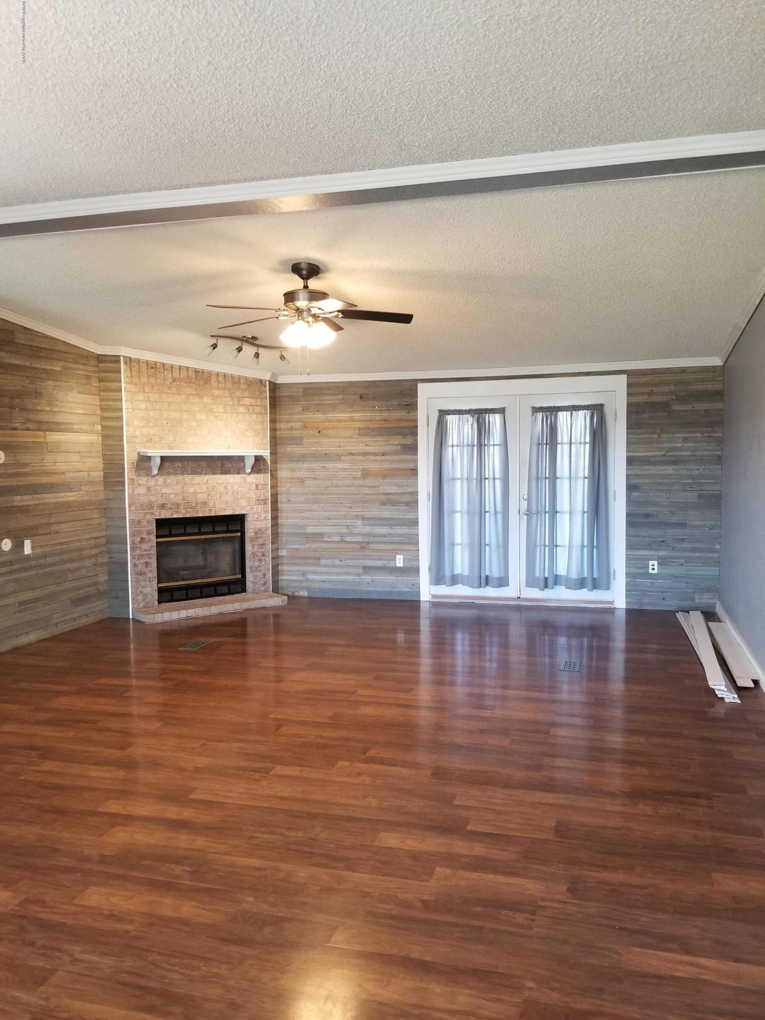 12307 Lazy B Road Amarillo, TX 79118 - Photo 2 of 32 living room