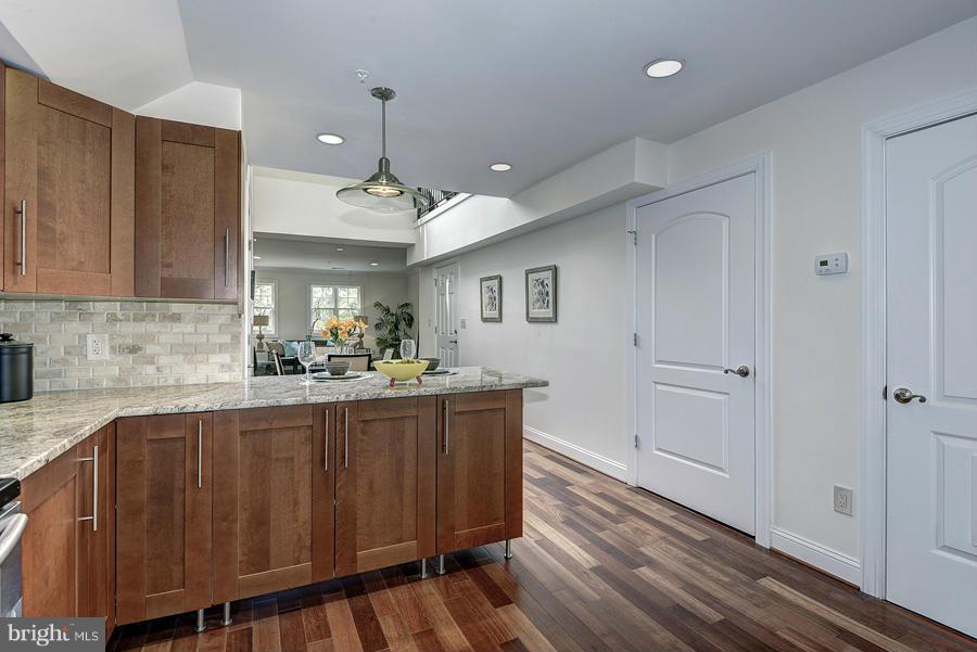 1424 L Street Southeast, Unit 302 Washington, DC 20003 - Photo 7 of 22 Kitchen view to front