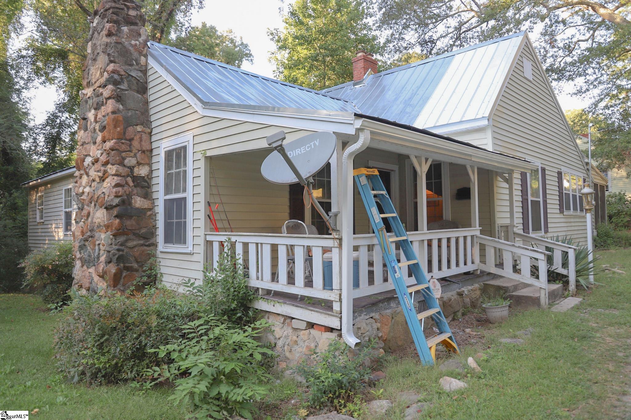 103 Maplebrook Street Laurens, SC 29360 - Photo 1 of 14 Gallery Image 1