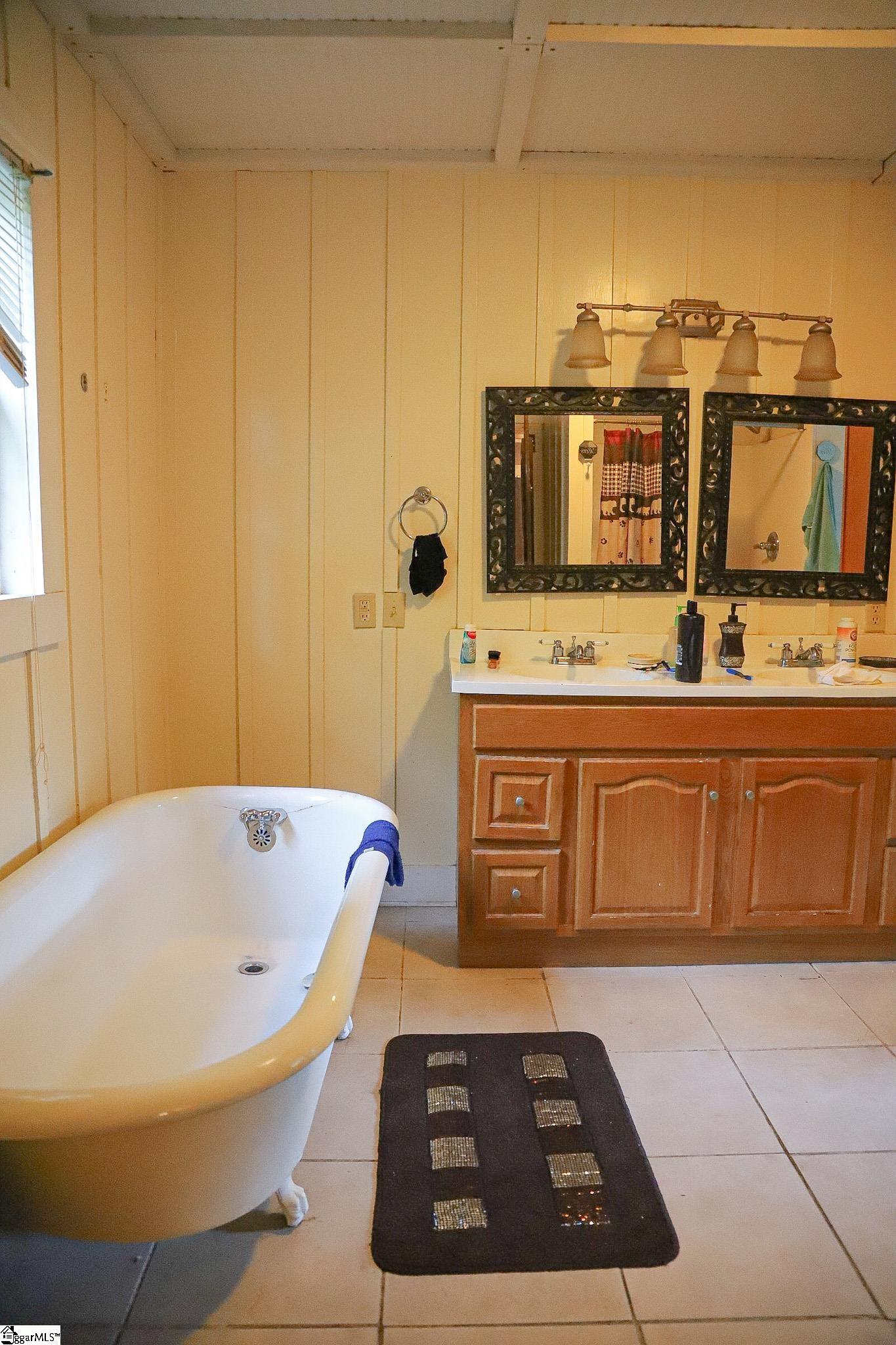 103 Maplebrook Street Laurens, SC 29360 - Photo 9 of 14 Gallery Image 9