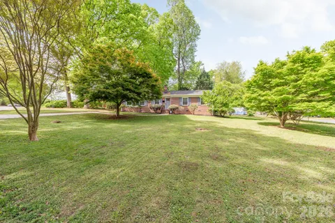 $440,000 | 1940 Lansdale Drive, Charlotte, NC 28205
