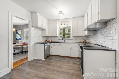 $440,000 | 1940 Lansdale Drive, Charlotte, NC 28205