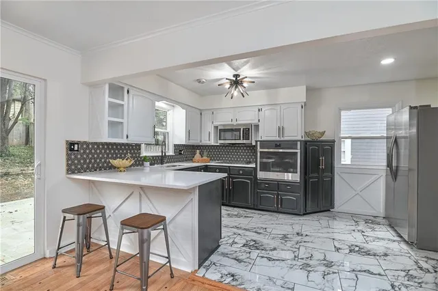 $405,000 | 10814 Oak Street, Kansas City, MO 64114