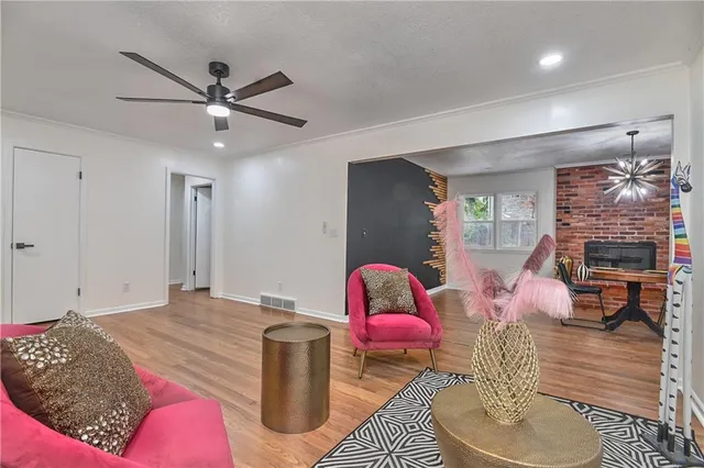 $405,000 | 10814 Oak Street, Kansas City, MO 64114