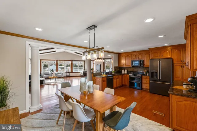 $999,950 | 6462 Honey Tree Court, Burke, VA 22015