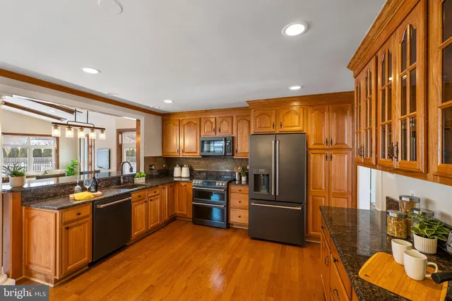 $999,950 | 6462 Honey Tree Court, Burke, VA 22015