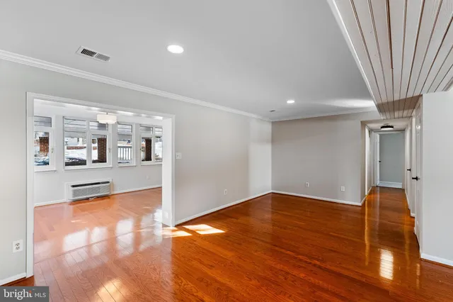 $999,950 | 6462 Honey Tree Court, Burke, VA 22015