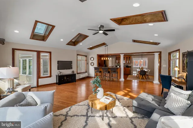 $999,950 | 6462 Honey Tree Court, Burke, VA 22015