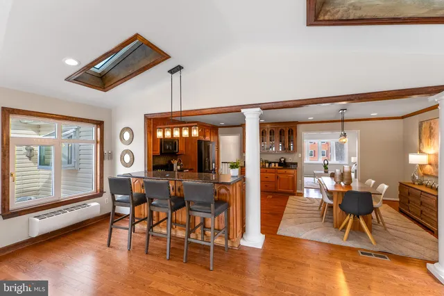 $999,950 | 6462 Honey Tree Court, Burke, VA 22015