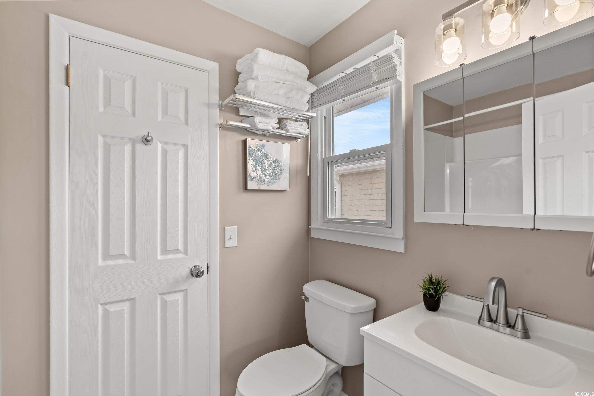 228 West First Street Ocean Isle Beach, NC 28469 - Photo 12 of 40