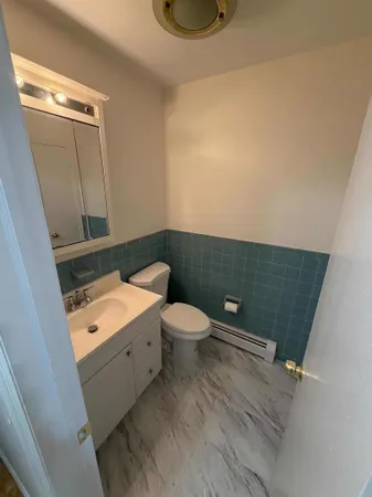 $2,650 | 293 Avenue C, Bayonne, NJ 07002