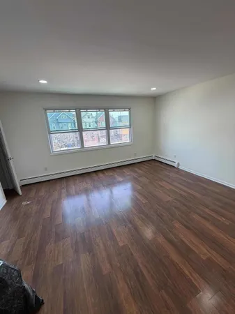 $2,650 | 293 Avenue C, Bayonne, NJ 07002