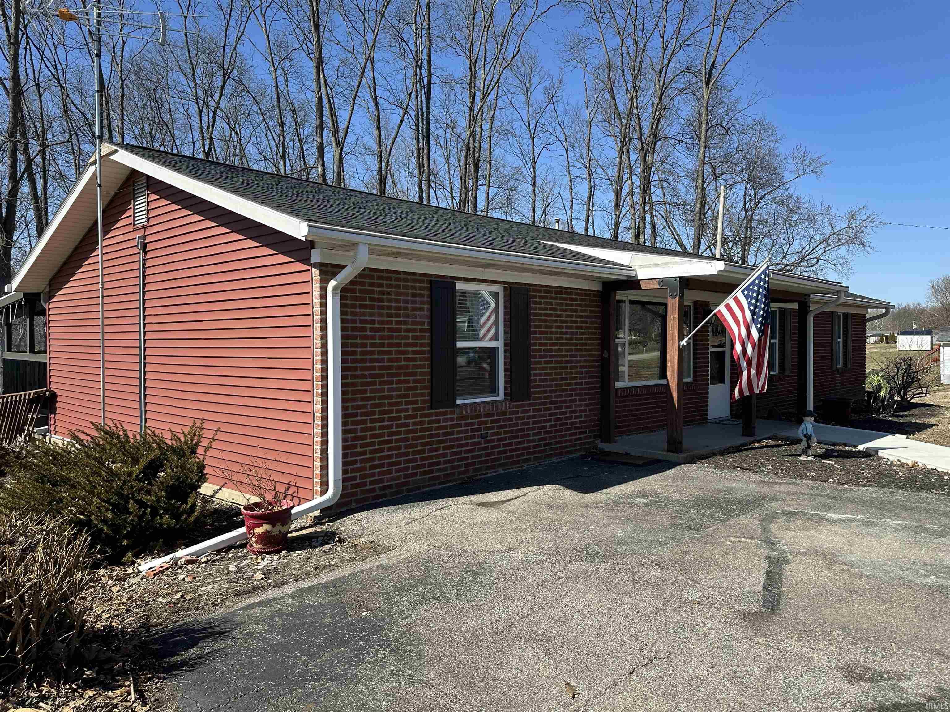 169 Guthrie Road Bedford, IN 47421 - Photo 4 of 36 Gallery Image 4