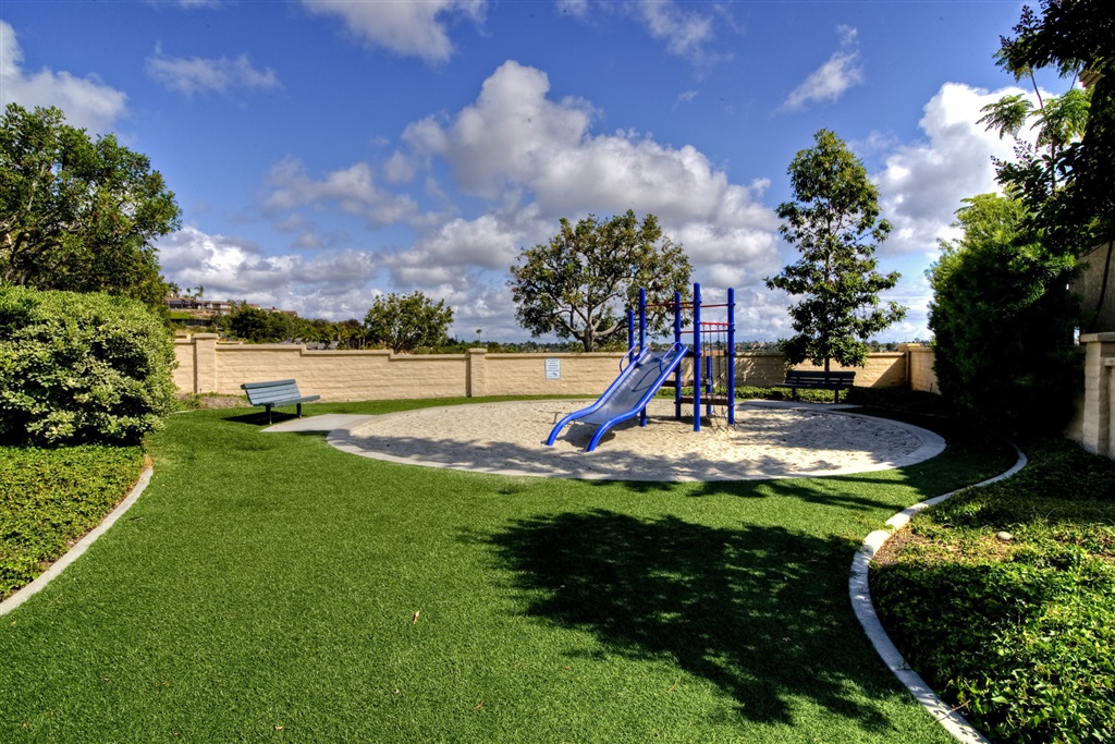 2307 Terraza Ribera Carlsbad, CA 92009 - Photo 22 of 25