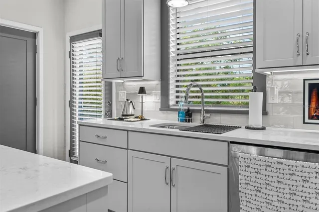 $875,000 | 946 Highland Avenue, Unit 27, Dunedin, FL 34698