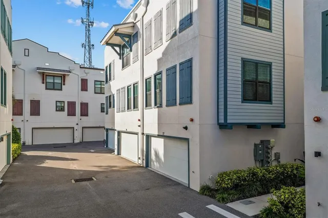 $875,000 | 946 Highland Avenue, Unit 27, Dunedin, FL 34698