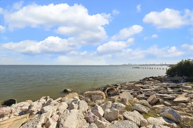 $507,000 | 212 North Forrest Avenue, La Porte, TX 77571