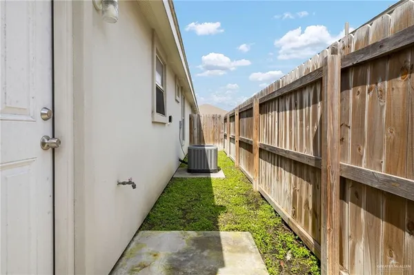 $1,025 | 1416 Alta Vista Drive, Unit 1, Weslaco, TX 78596
