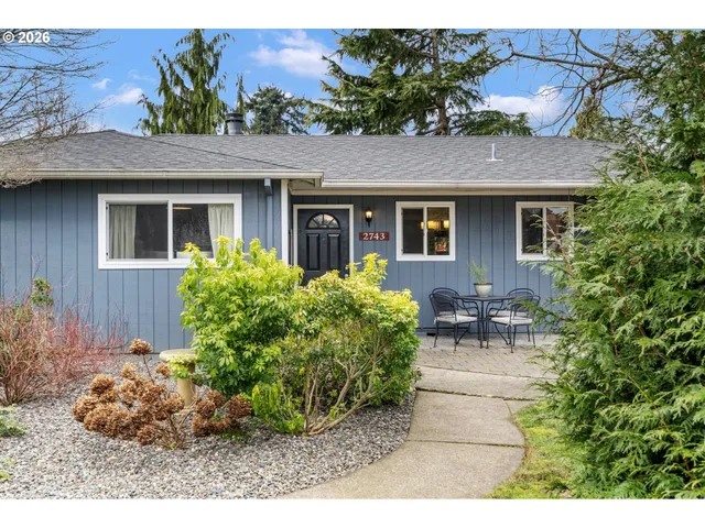 $560,000 | 2743 Southeast 63rd Avenue, Portland, OR 97206