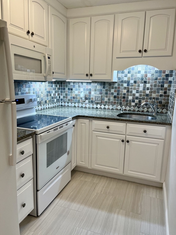 11 Riverside Avenue, Unit 4 Danvers, MA 01923 - Photo 1 of 32 Gallery Image 1