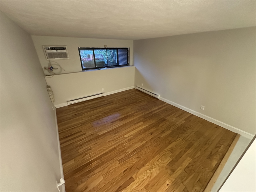 11 Riverside Avenue, Unit 4 Danvers, MA 01923 - Photo 14 of 32 Gallery Image 14