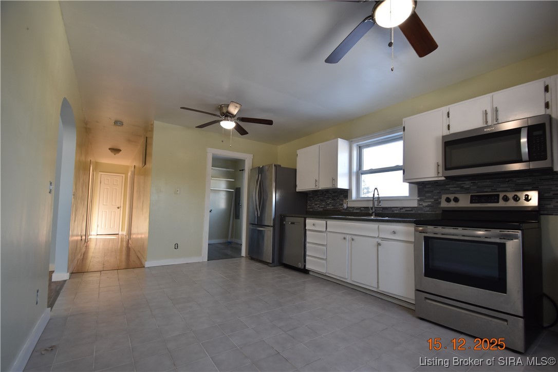 10204 Dalby Road Georgetown, IN 47122 - Photo 5 of 27 Kitchen appliances stay.