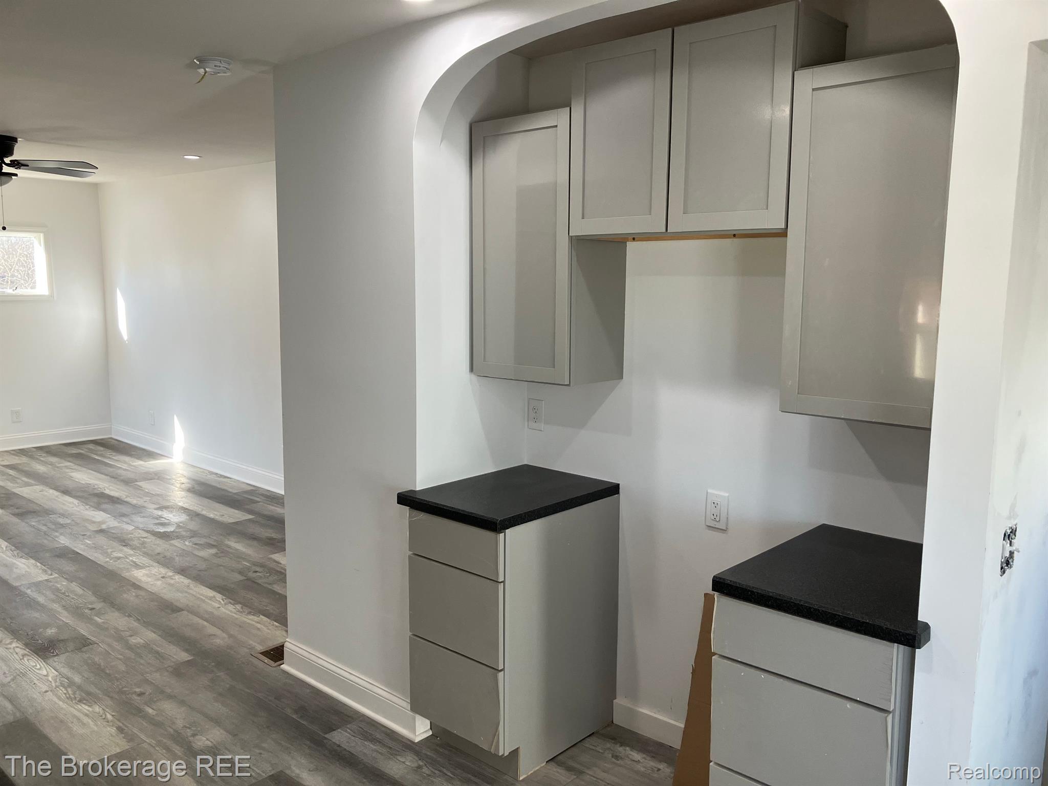5044 Coldwater Road Flint, MI 48504 - Photo 6 of 13 Gallery Image 6