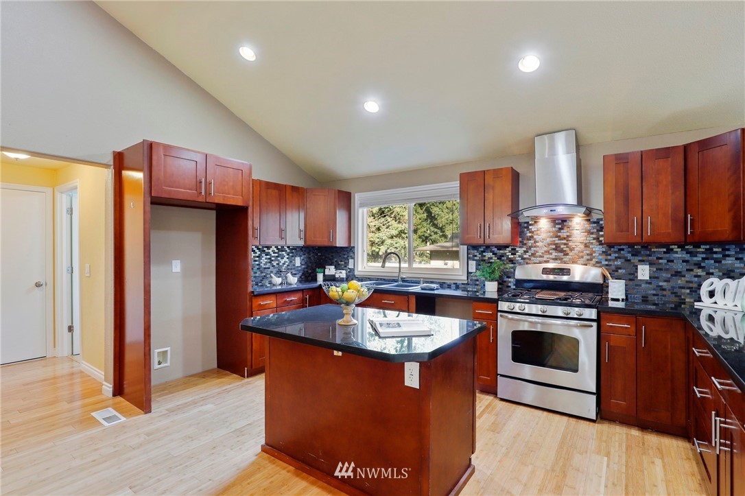 16509 Southeast 144th Street Renton, WA 98059 - Photo 10 of 40 Gallery Image 10