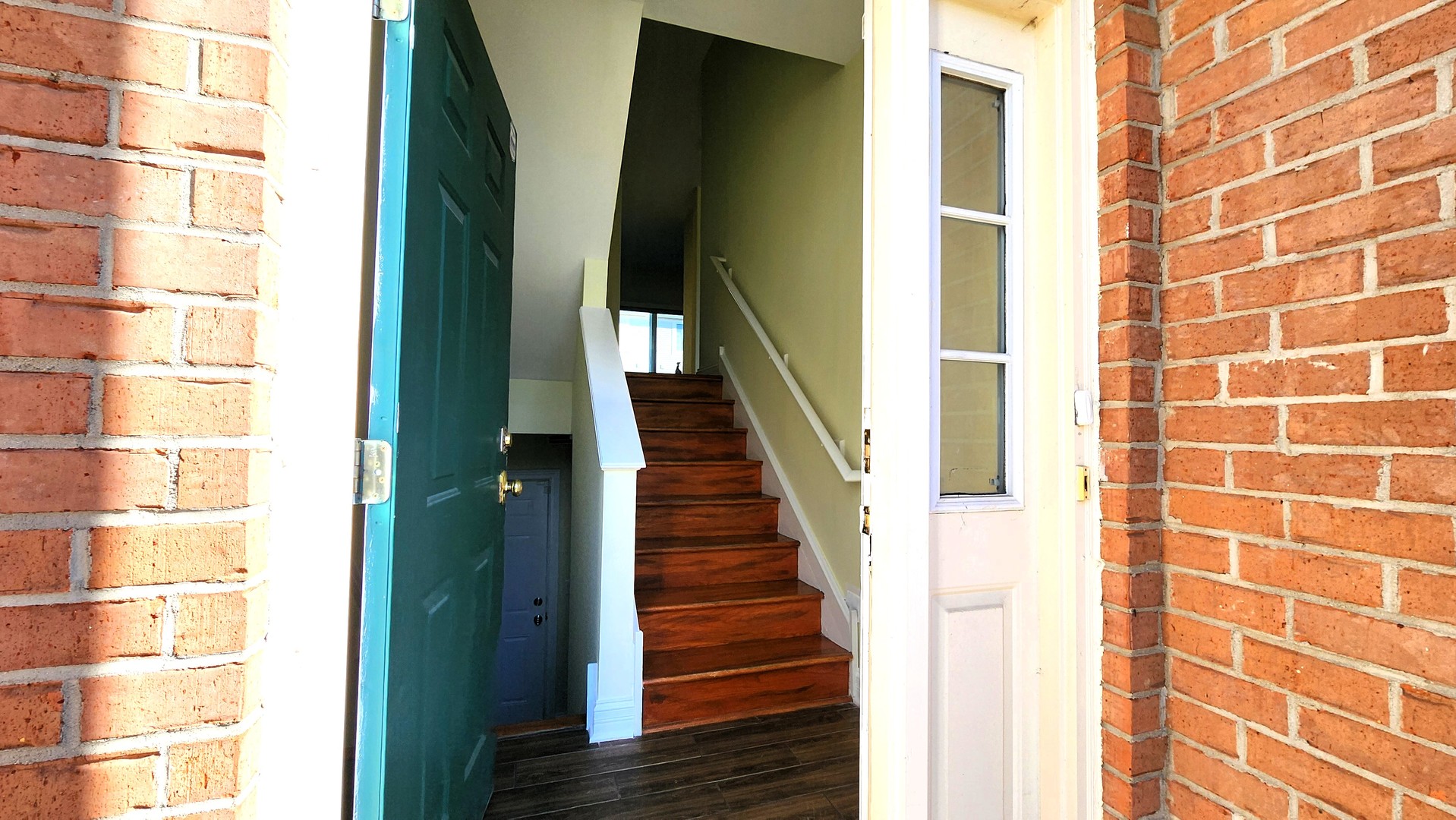 2164 West Concord Lane Addison, IL 60101 - Photo 3 of 21 a view of a bathroom
