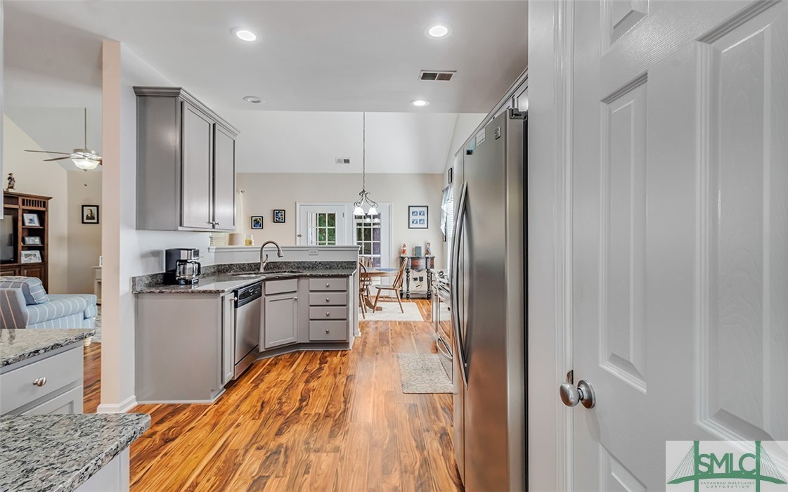 138 Royal Lane Pooler, GA 31322 - Photo 9 of 45 Kitchen