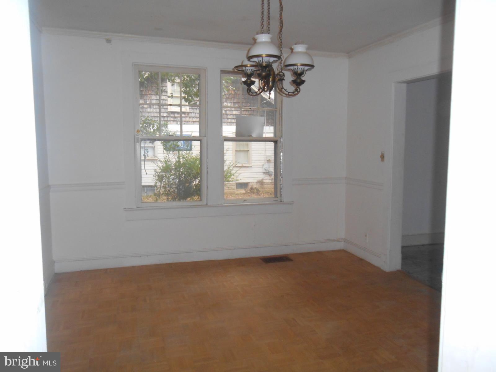 7302 Livingston Road Fort Washington, MD 20744 - Photo 7 of 13 Dining