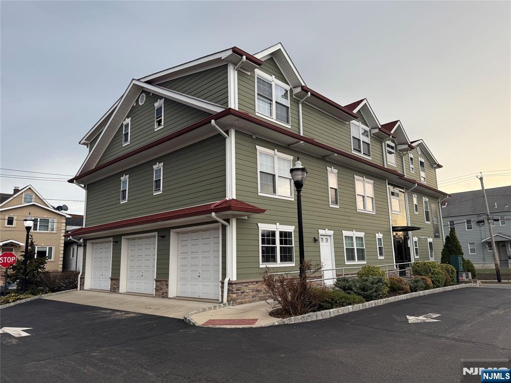 81 Lester Street, Unit 3 Wallington, NJ 07057 - Photo 1 of 1