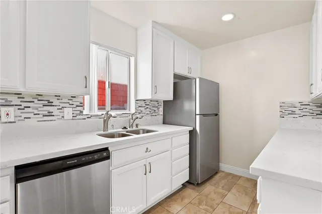 $670,000 | 5651 North Sumner Way, Unit 310, Culver City, CA 90230