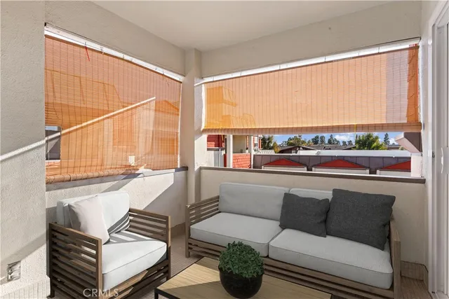 $670,000 | 5651 North Sumner Way, Unit 310, Culver City, CA 90230