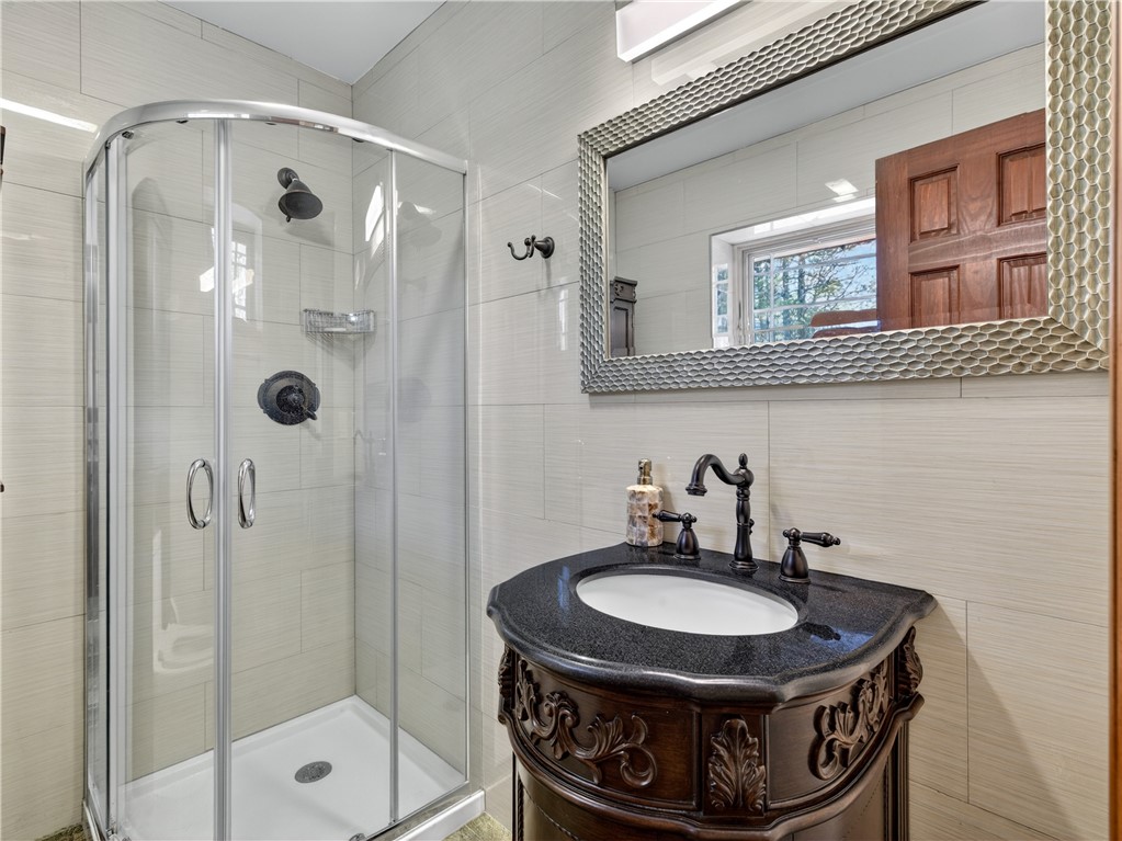 325 Post Road Westerly, RI 02891 - Photo 27 of 49