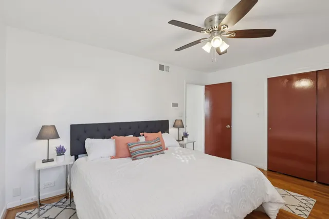 $575,000 | 3836 West Estes Avenue, Lincolnwood, IL 60712