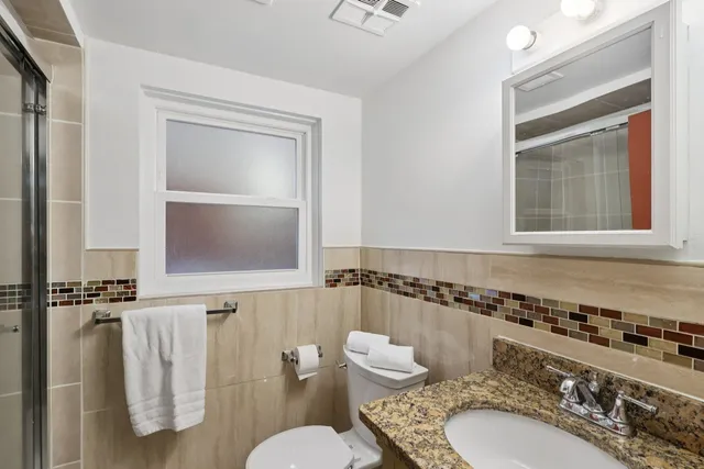 $575,000 | 3836 West Estes Avenue, Lincolnwood, IL 60712