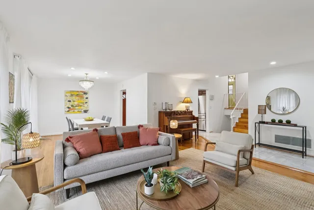 $575,000 | 3836 West Estes Avenue, Lincolnwood, IL 60712