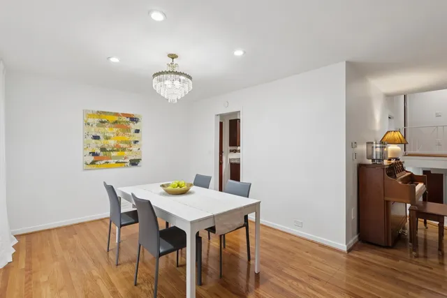 $575,000 | 3836 West Estes Avenue, Lincolnwood, IL 60712