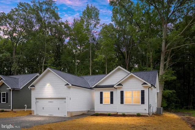 $329,900 | 62 Rose Way, Colonial Beach, VA 22443