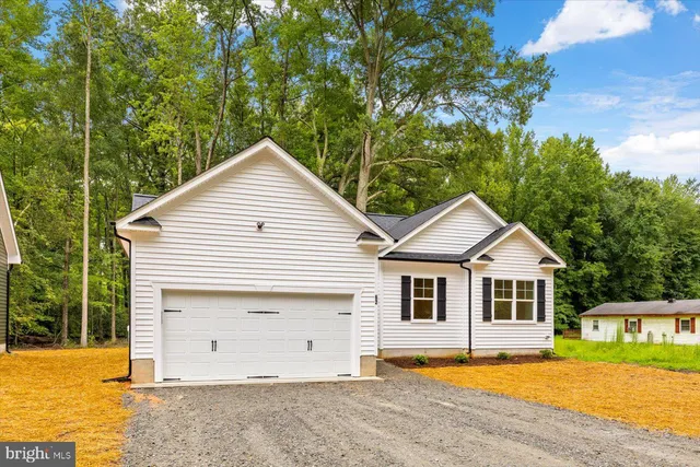 $329,900 | 62 Rose Way, Colonial Beach, VA 22443