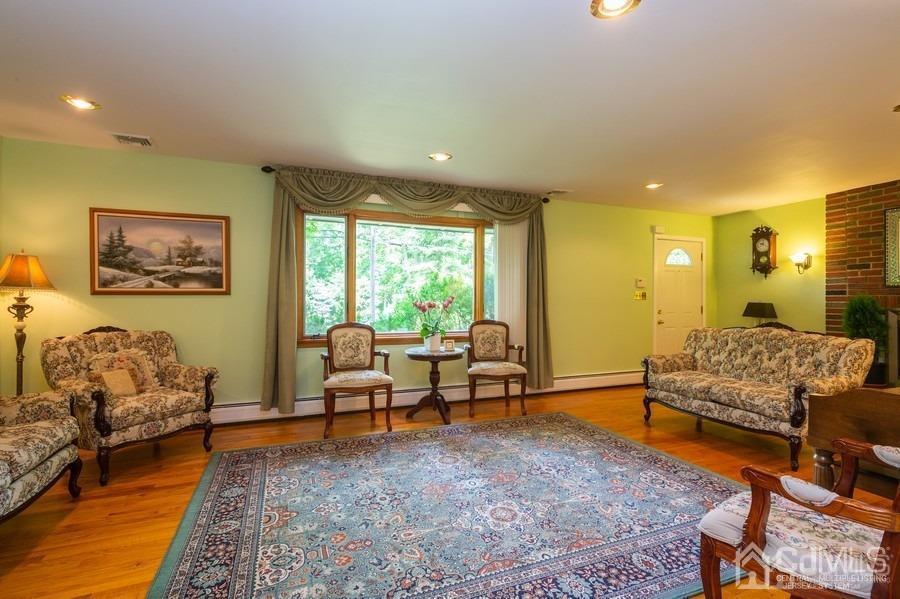18 Parker Road Edison, NJ 08820 - Photo 4 of 30 Gallery Image 4