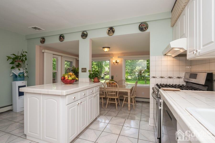 18 Parker Road Edison, NJ 08820 - Photo 10 of 30 Gallery Image 10