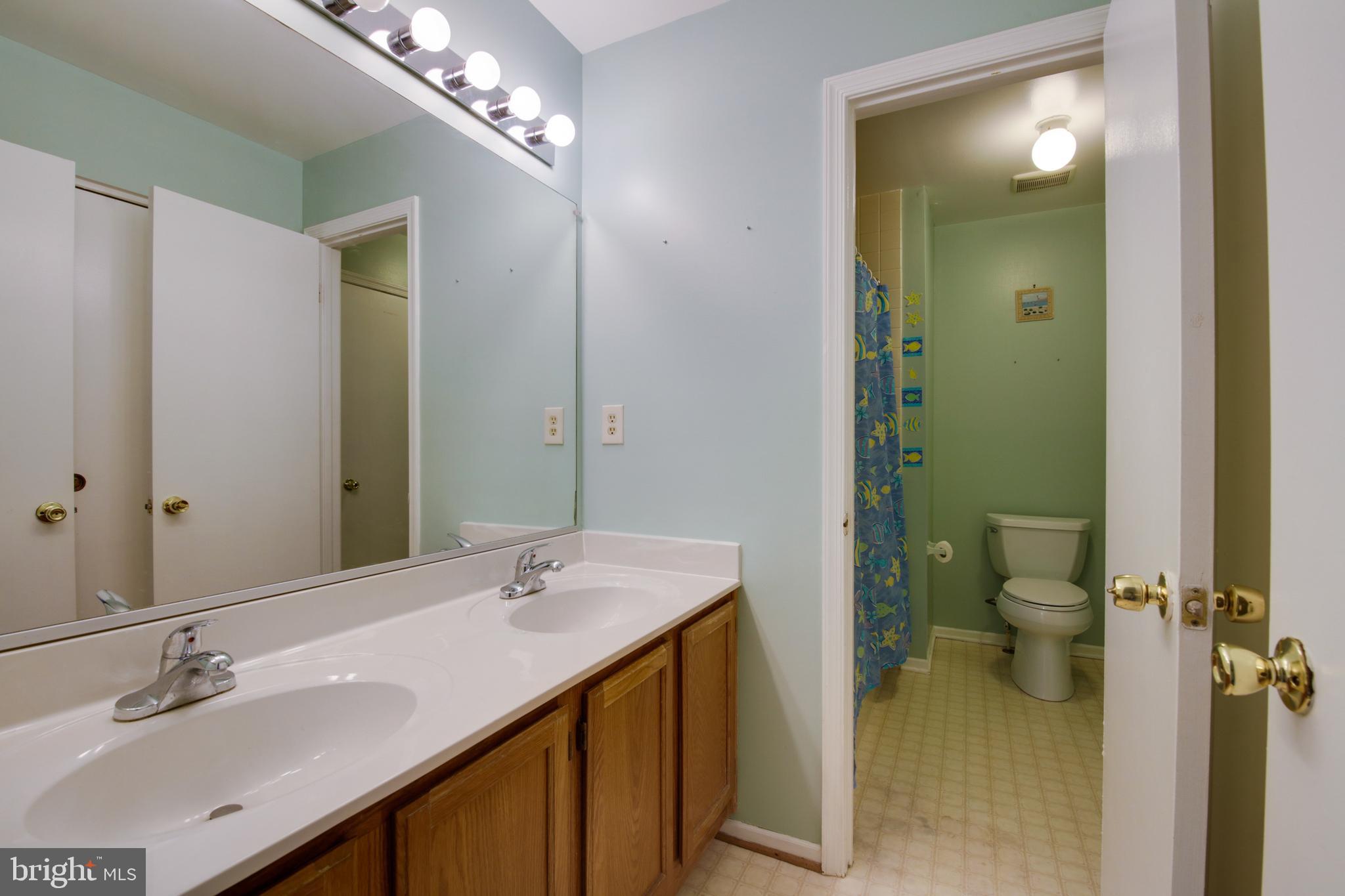 2049 Putnam Road Baltimore, MD 21227 - Photo 20 of 27 Upstairs Full Bath