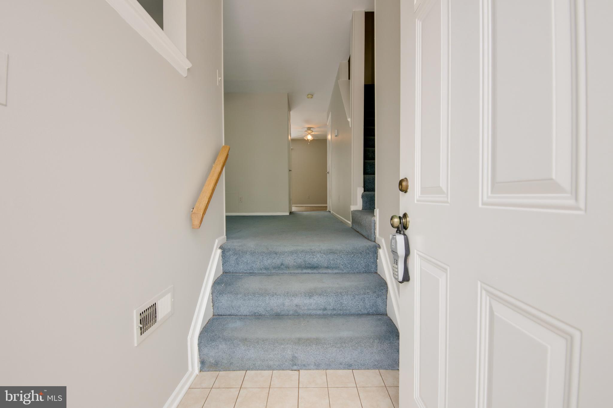 2049 Putnam Road Baltimore, MD 21227 - Photo 4 of 27
